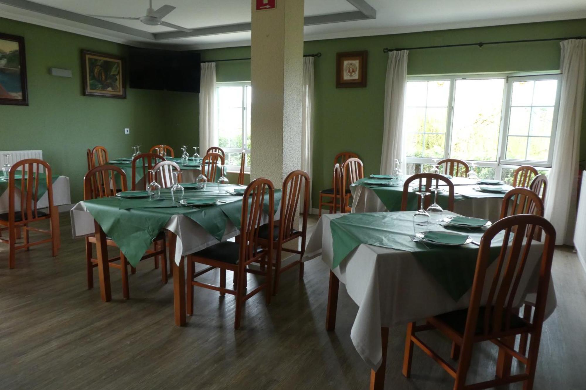 Hotel Restaurante El Fornon Novellana ภายนอก รูปภาพ