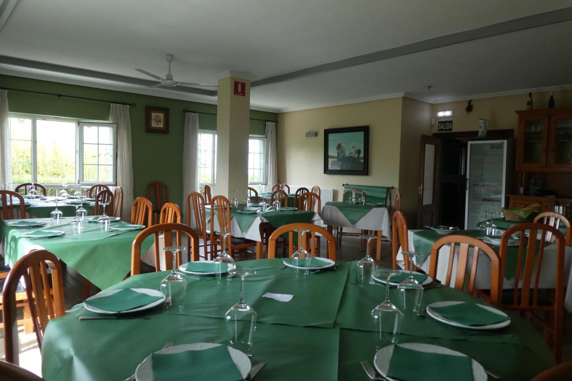 Hotel Restaurante El Fornon Novellana ภายนอก รูปภาพ